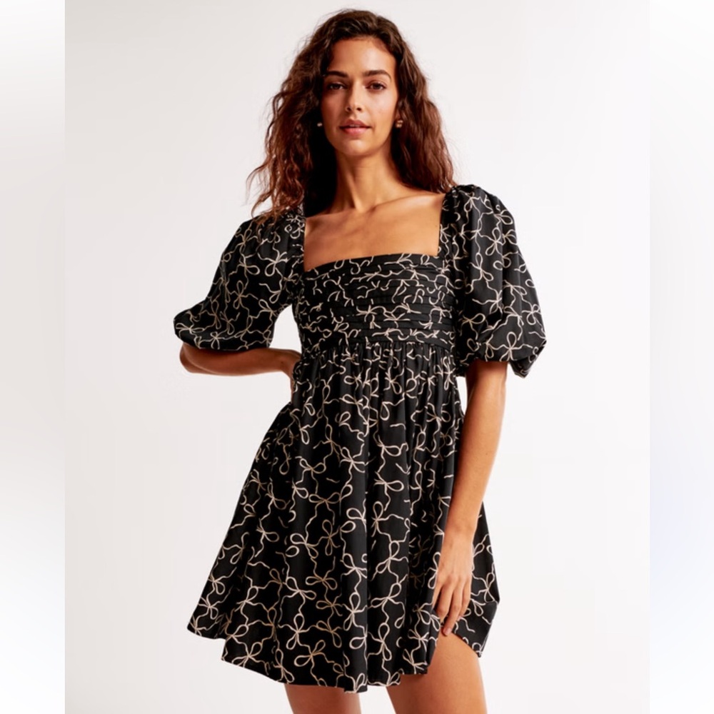 NWT Abercrombie & Fitch medium black bow pattern Emerson Poplin mini dress
